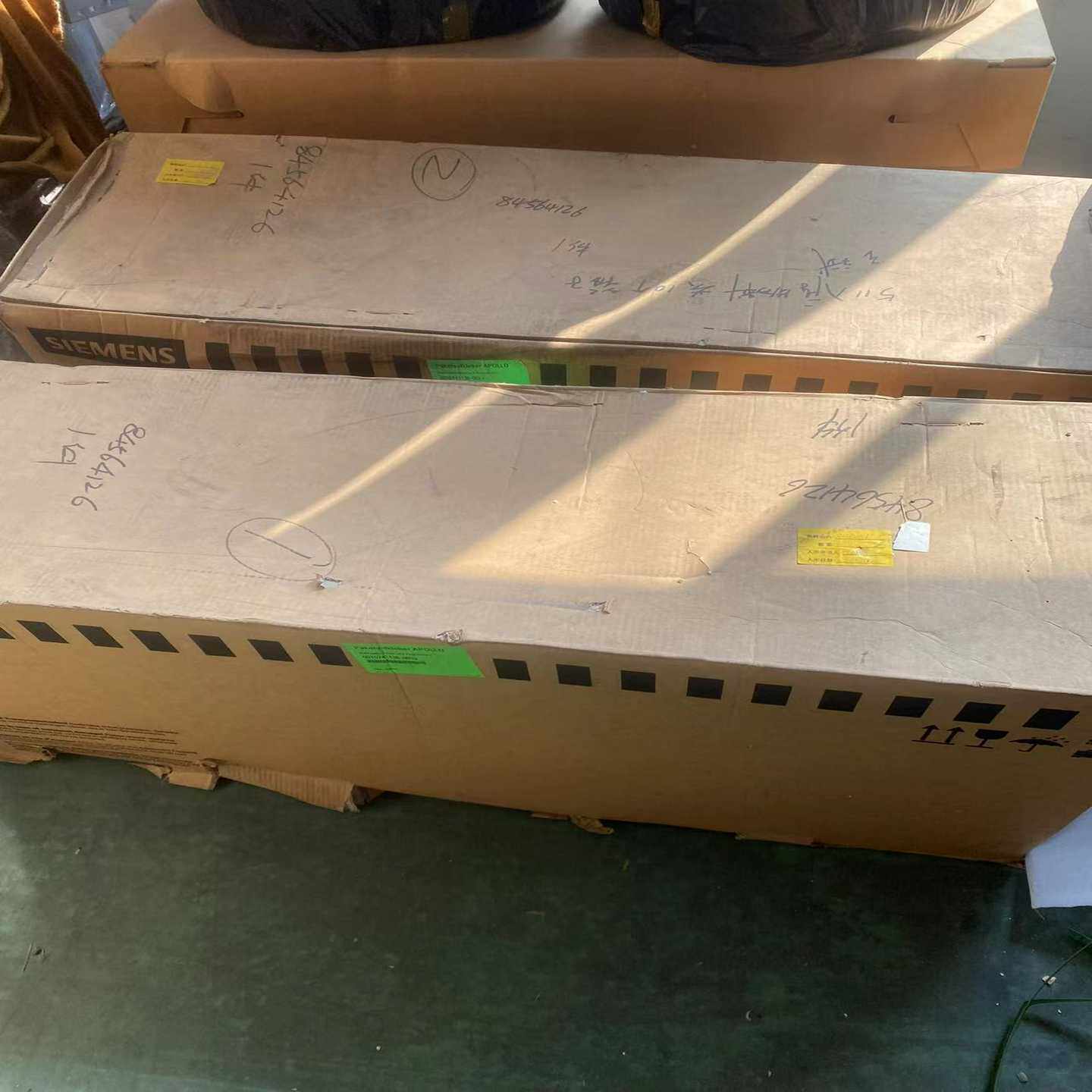 询价~变频器6SL3225-0BH33-7AA1带包装，