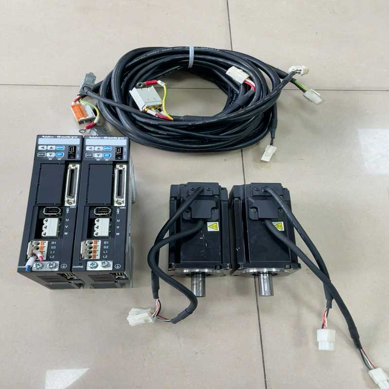 议价三协400瓦伺服2套  驱动型号DA22401 电机型号：M