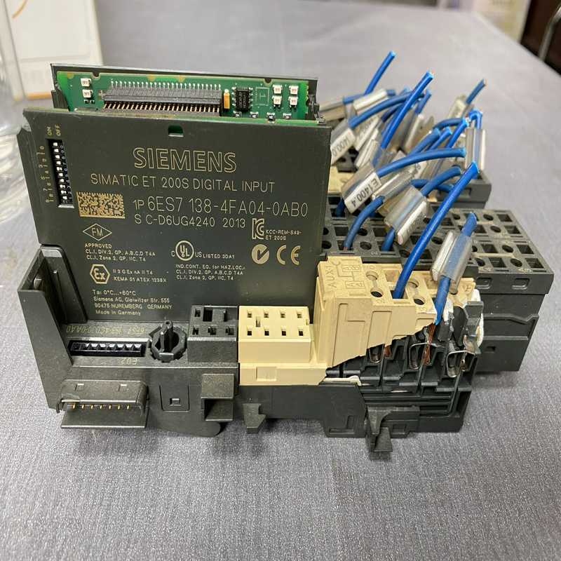 6ES7 138-4FA04-0AB0带整个底座一起卖（佳毅工控）