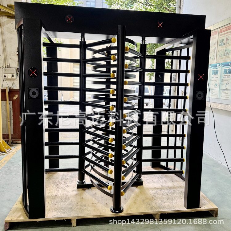 尼高迈全封闭式立式辊闸门不锈钢烤漆电动三杆闸机引流导向通道匝