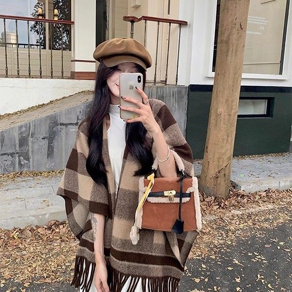 披肩外搭女款空调房旅游穿搭春秋季内蒙古草原围巾格子斗篷大披风