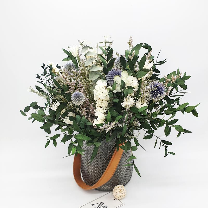 森林花束干花蓝色星球斯堪的纳维亚风格客厅真正的桉树不朽花家庭