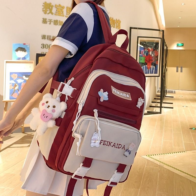 书包女初中生中学生大容量轻便揹包高颜值可爱小学生双肩包防水
