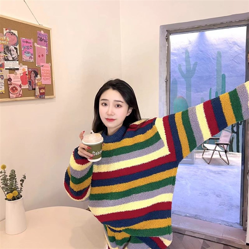 彩虹条纹睡衣冬季女软绵绵甜美圆领加厚珊瑚绒家居服套装可外穿
