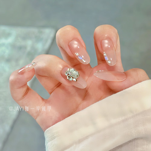 粉色猫眼闪钻穿戴甲手工高级感