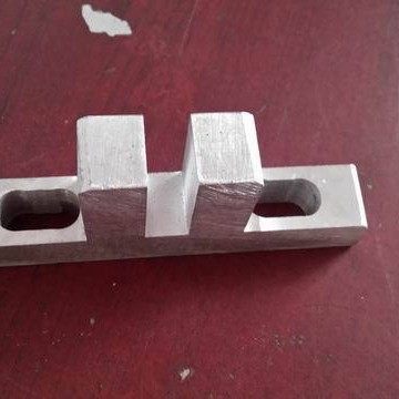 厂家供应铝叉T形锁架五金铝架全自动塑料吸塑三边折边机配件,五金/工具,电力金具,淘宝优惠券,粉丝福利购,淘宝优惠卷