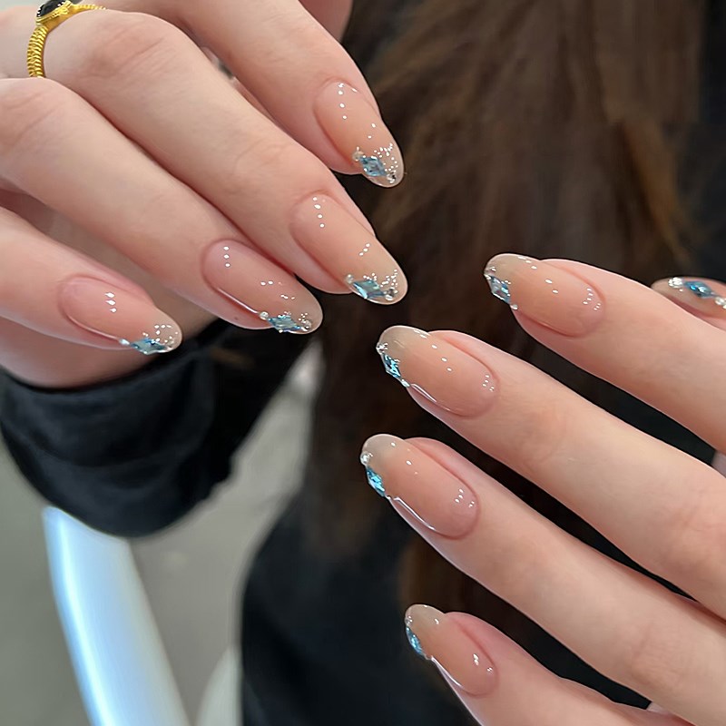 纯手工裸色美甲闪钻穿戴甲中长款2025新J年款高级感杏仁型富家千