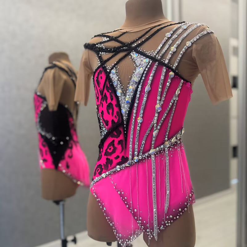 左媄艺术体操儿童成人专业比赛