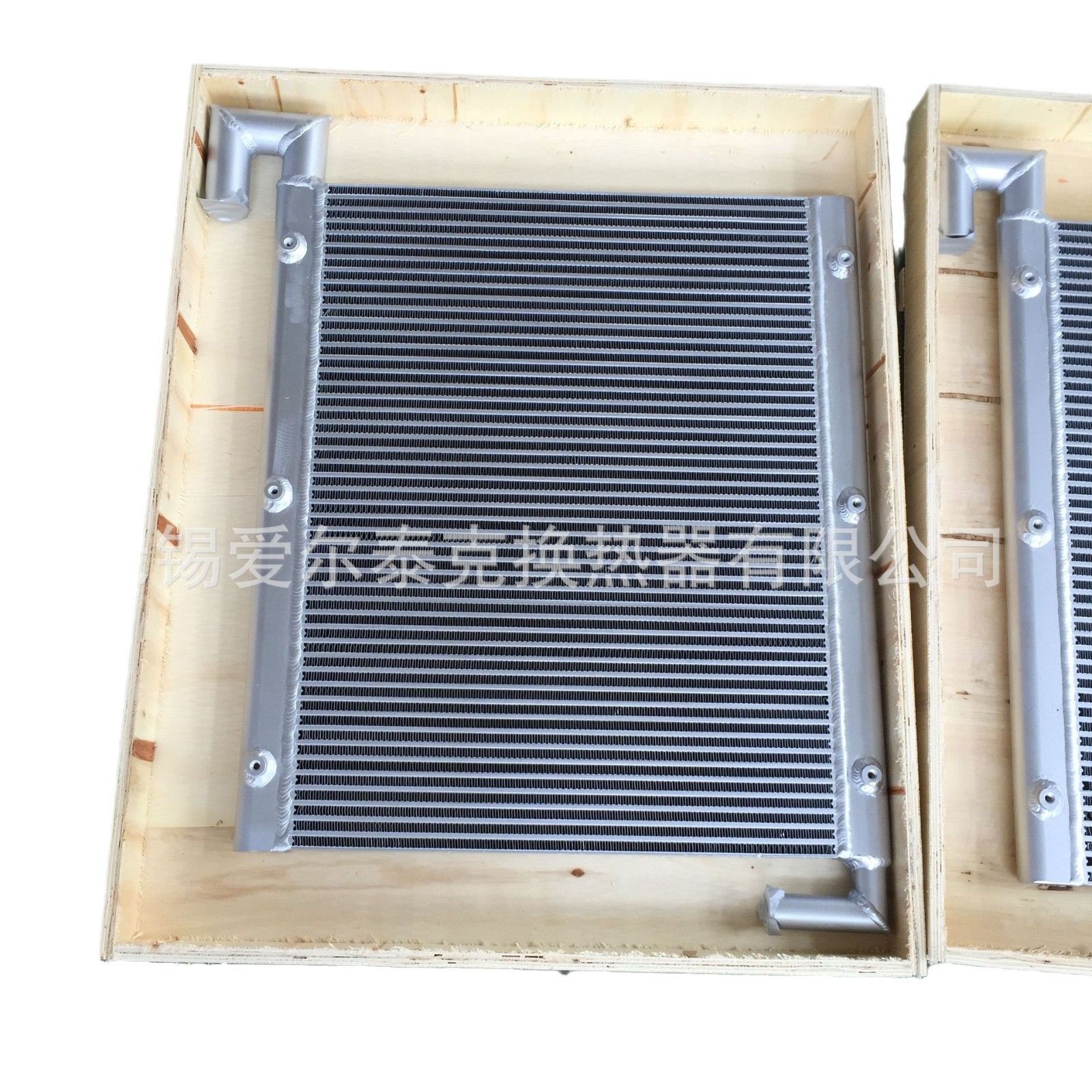 供应制定挖掘机EX120EX100用油散热器水箱中冷器配件