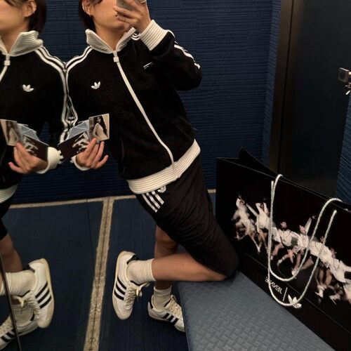 【JENNIE联名】滔搏adidas阿迪达斯三叶草女子休闲夹克外套LD8924
