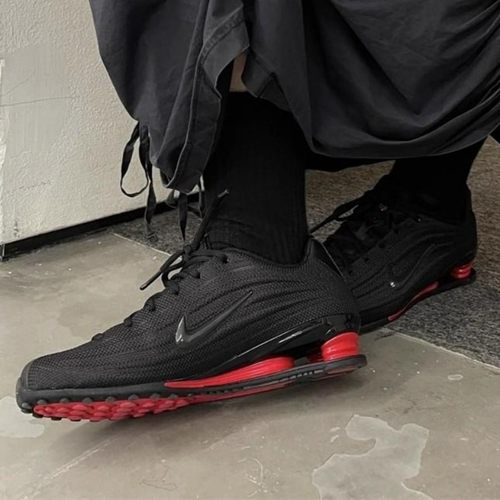 滔搏NIKE耐克女子SHOX Z运动训练气柱缓震跑步鞋HQ7540-002