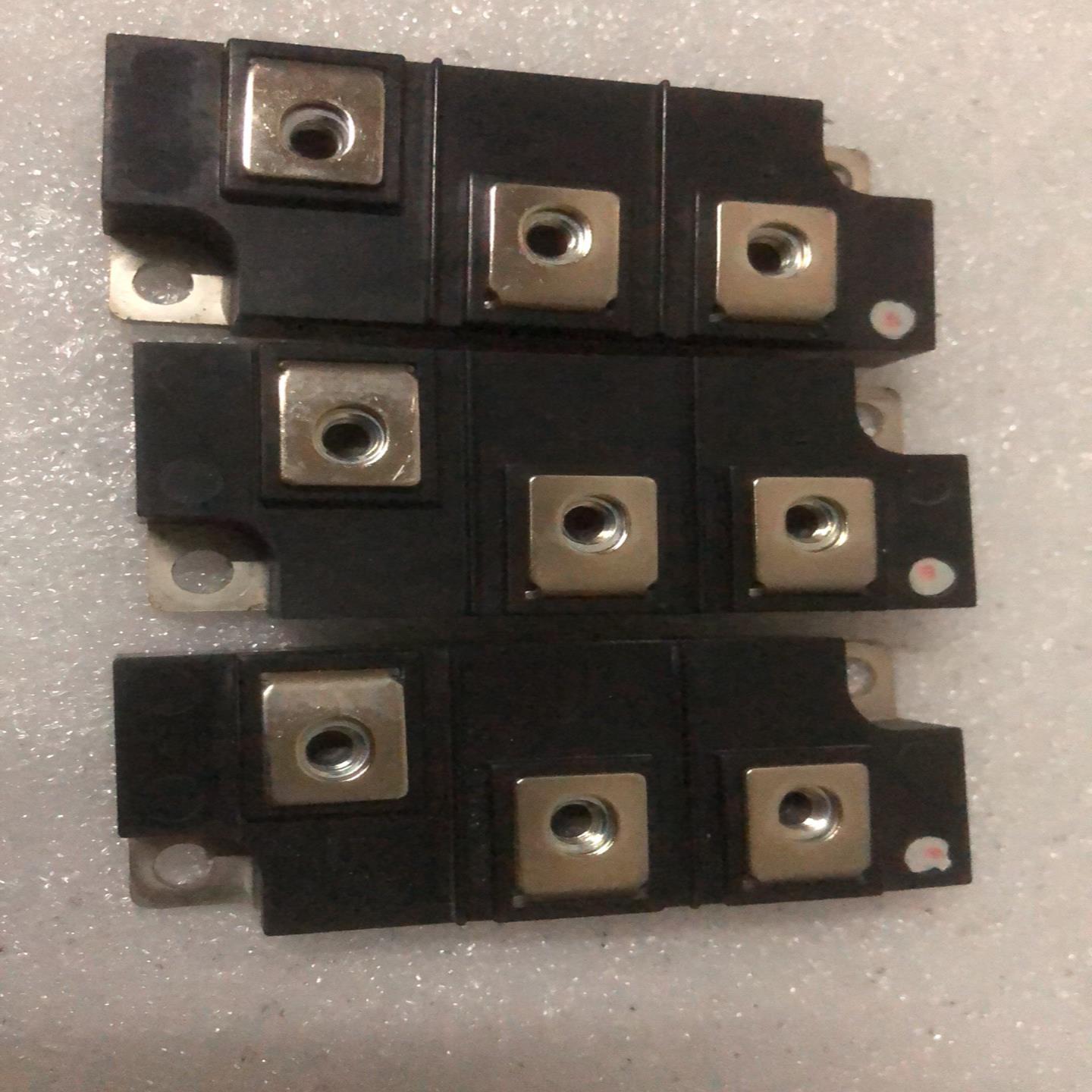 安川75kw模块。pd100kn16、cm300xd-2（佳毅工控）