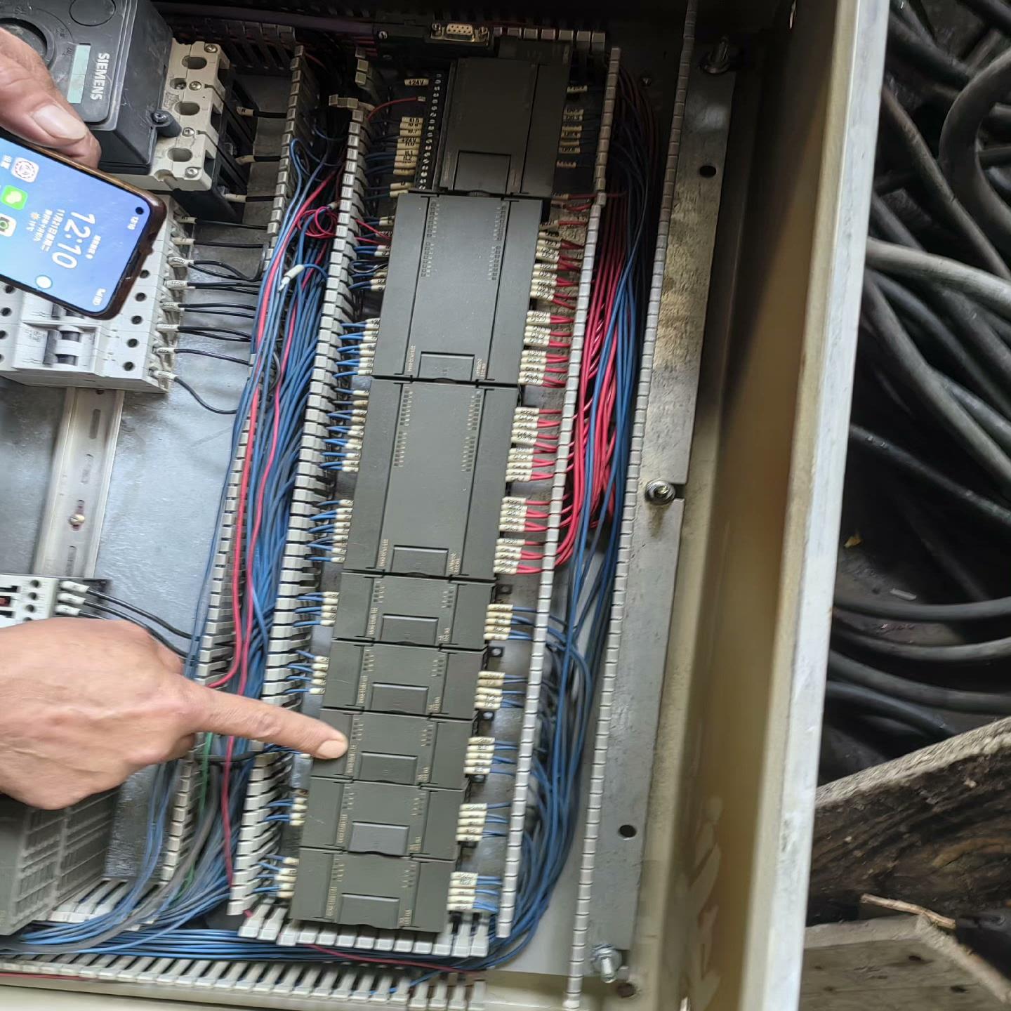 新的PLC加模块一组，如图，型号是CPU2~询价