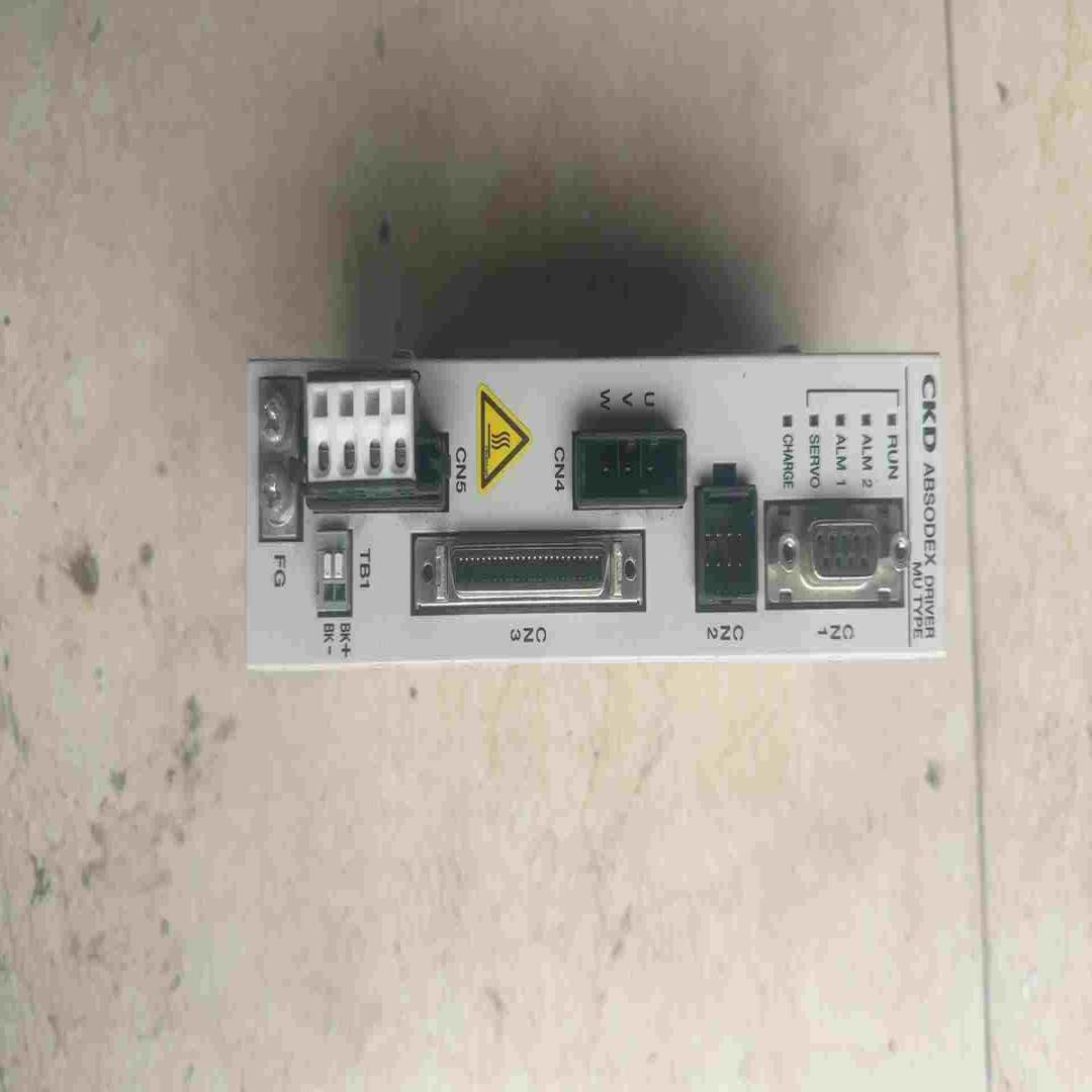 (询价)CKD伺服驱动器AX9000MU-U0，成色如图，标