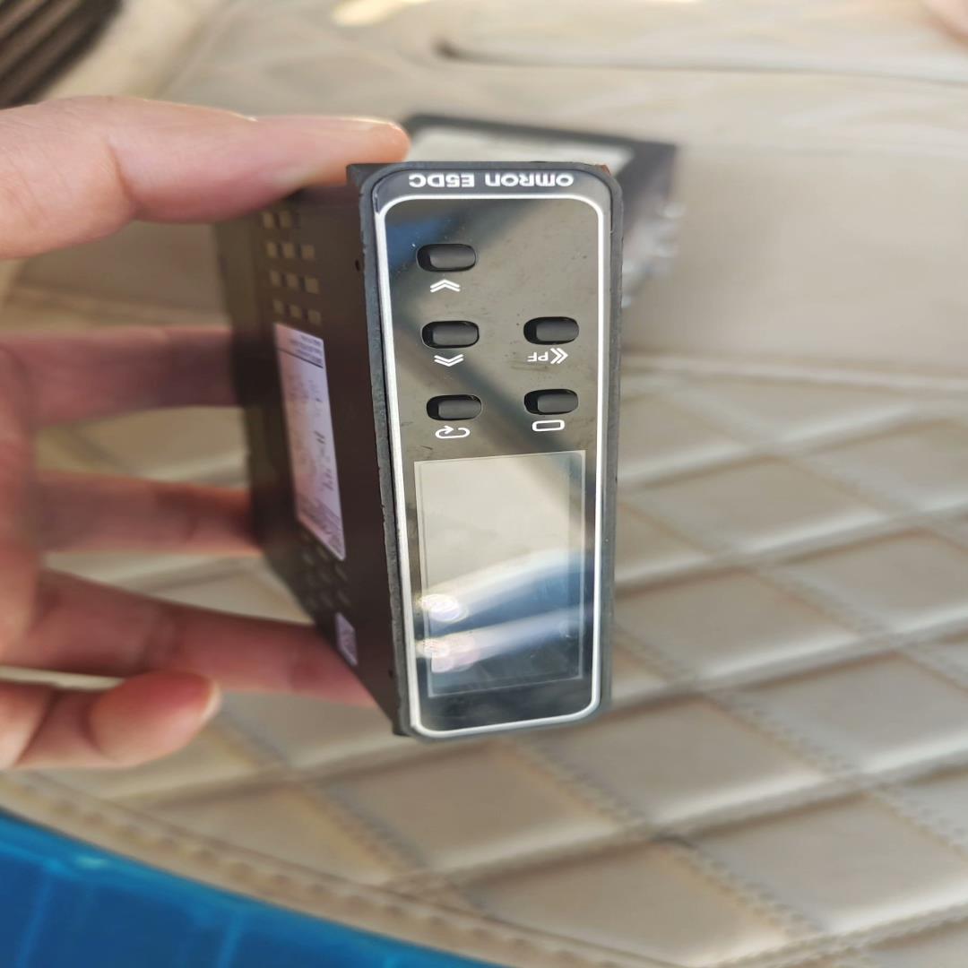 E5DC-QX2ASM-802   ，导轨安装温控器，E5D{议价}