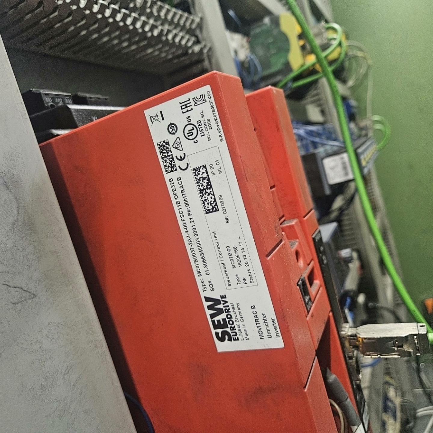 sew变频器MC07B0037-2A3-4-00/FSC11（佳毅工控）