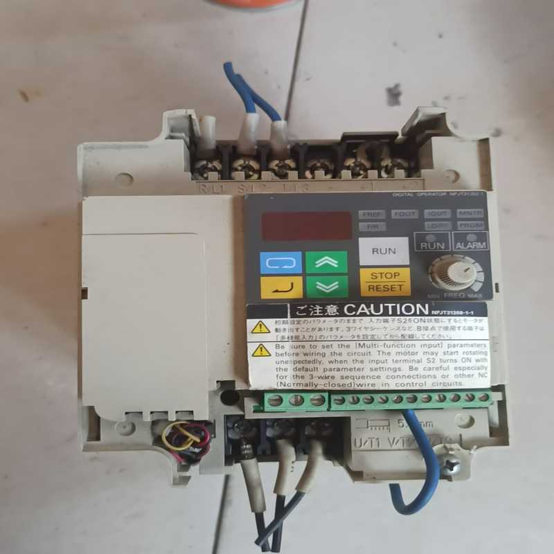 变频器一台，3G3JV-A2015，成色如图，~询价