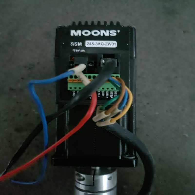 鸣志SSM24Q-3AG-ZW01一体式步进伺服电机，都配有【卡奥电子】