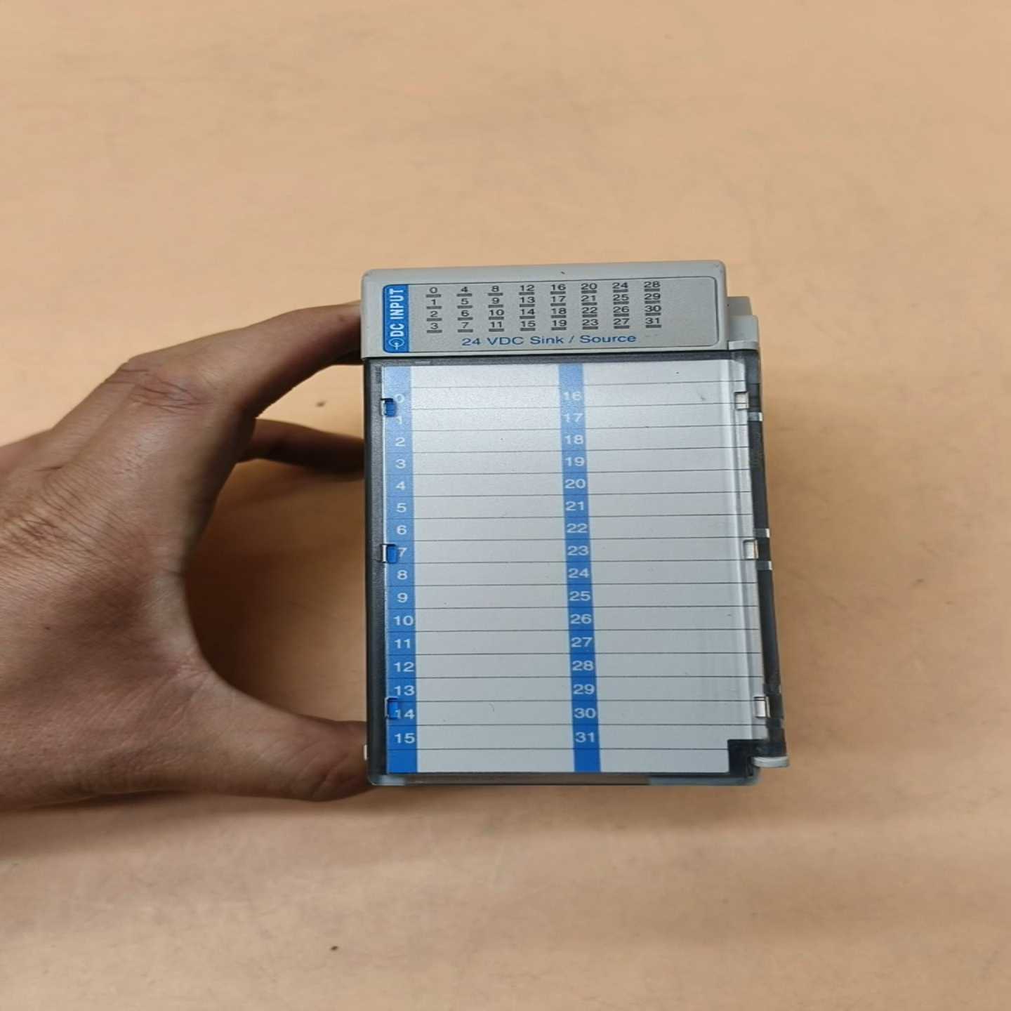 1769-IQ32罗克韦尔PLC模块顺丰，无包装~询价