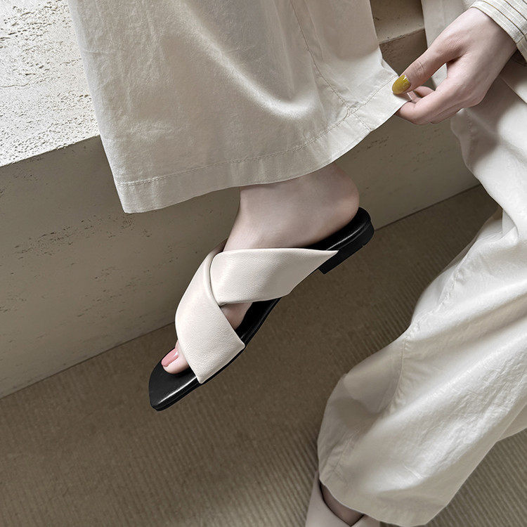 一字拖鞋女夏季外穿2025年新款韩版仙女休闲度假软皮平底沙滩凉拖,户外/登山/野营/旅行用品,登山鞋/徒步鞋,淘宝优惠券,粉丝福利购,淘宝优惠卷