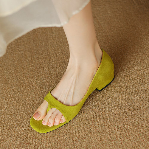 羊反绒罗马凉鞋3CM粗跟性感夹趾鞋苹果绿2025新款夏季女鞋真皮