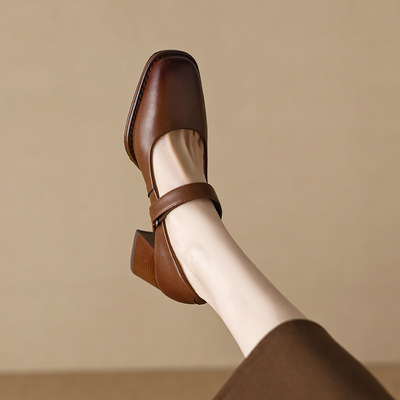 玥莱雅~2023春秋新款法式复古擦色一字带玛丽珍方头粗跟高跟鞋女