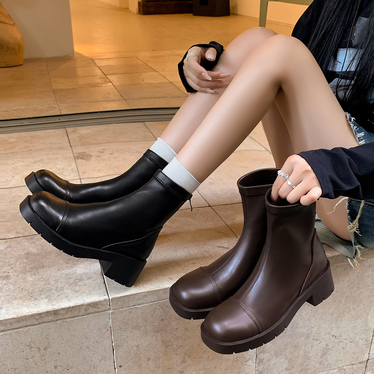 5.5cm粗跟圆头后拉链气质简约弹力瘦瘦靴2025冬百搭舒适好穿短靴