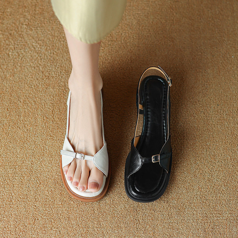 露趾一字带凉鞋女夏粗跟羊皮小众设计感沙滩鞋时尚简约气质罗马鞋