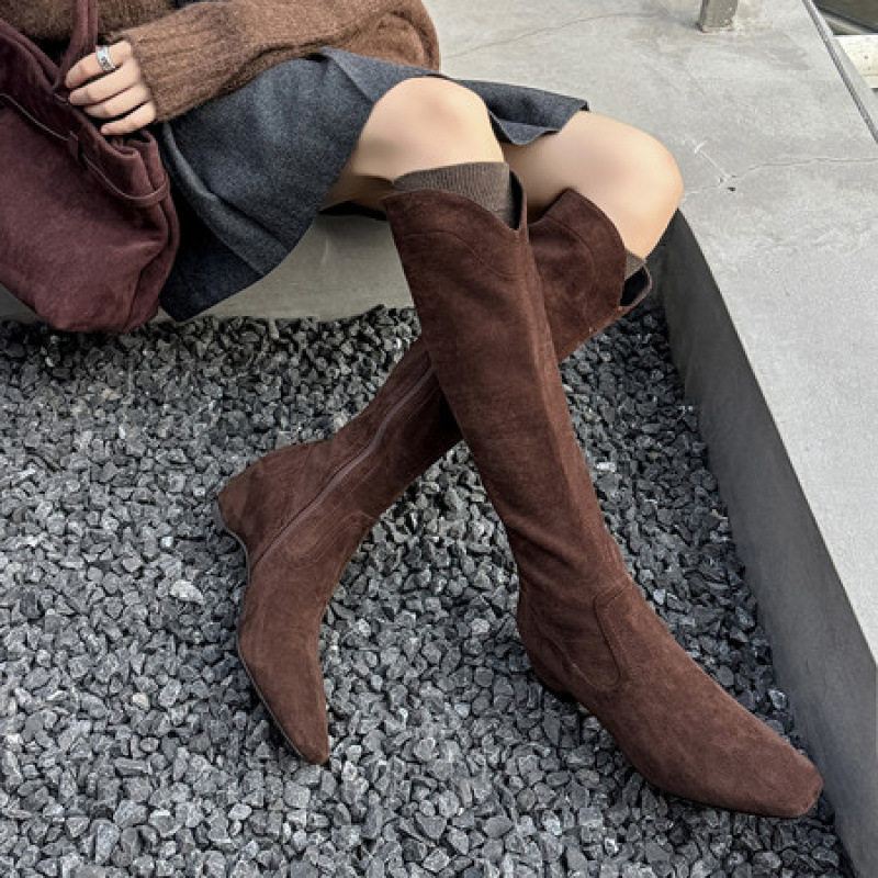 韩版长筒v口瘦瘦靴女秋冬小方头内增高长靴百搭绒面咖色高筒靴子