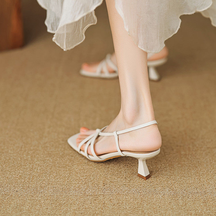 简约风细带金色凉鞋女夏季细跟配裙子复古方头编织镂空露趾高跟鞋