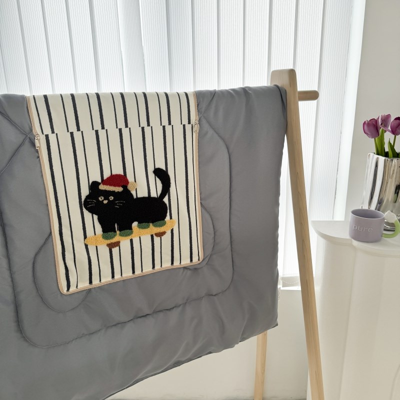 汽车抱枕被子两用车载靠枕办公室午睡枕头二合Q一空调被卡通四季