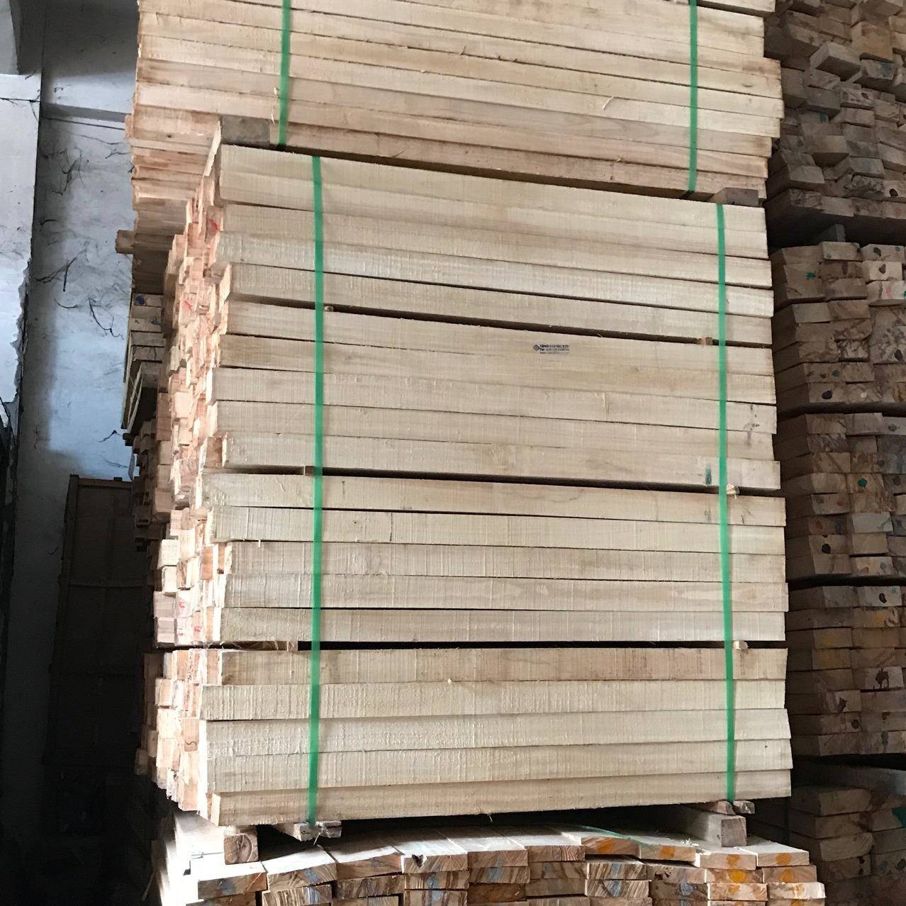 大量供应泰国橡胶木方家具楼梯大小柱子5.5cmX5.5X110*130