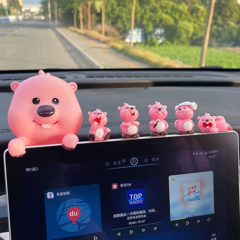 小海狸露比汽车内饰品中控台摆件可爱卡通L车载显示屏导航玩偶装