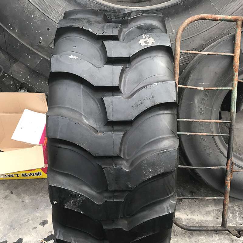 挖掘机轮胎 18.4-26R4花纹两头忙真空工程机械轮胎