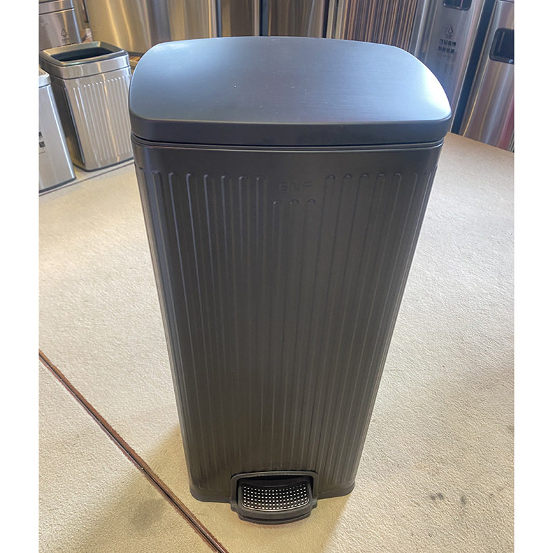 GNF不锈钢脚踏垃圾桶30L商用