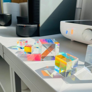 太阳捕手光的礼物光之立方合色三棱镜立方体创意摆件辅手棱镜项链