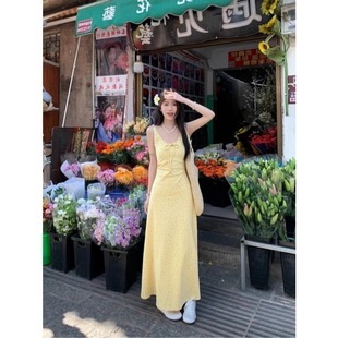 黄色碎花吊带连衣裙女夏季 甜美风收腰长裙a字裙子 无袖 背心裙法式
