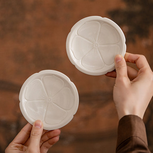 定窑白手刻花瓣杯垫隔热垫高档陶瓷茶托茶具配件中式点心果盘盖置