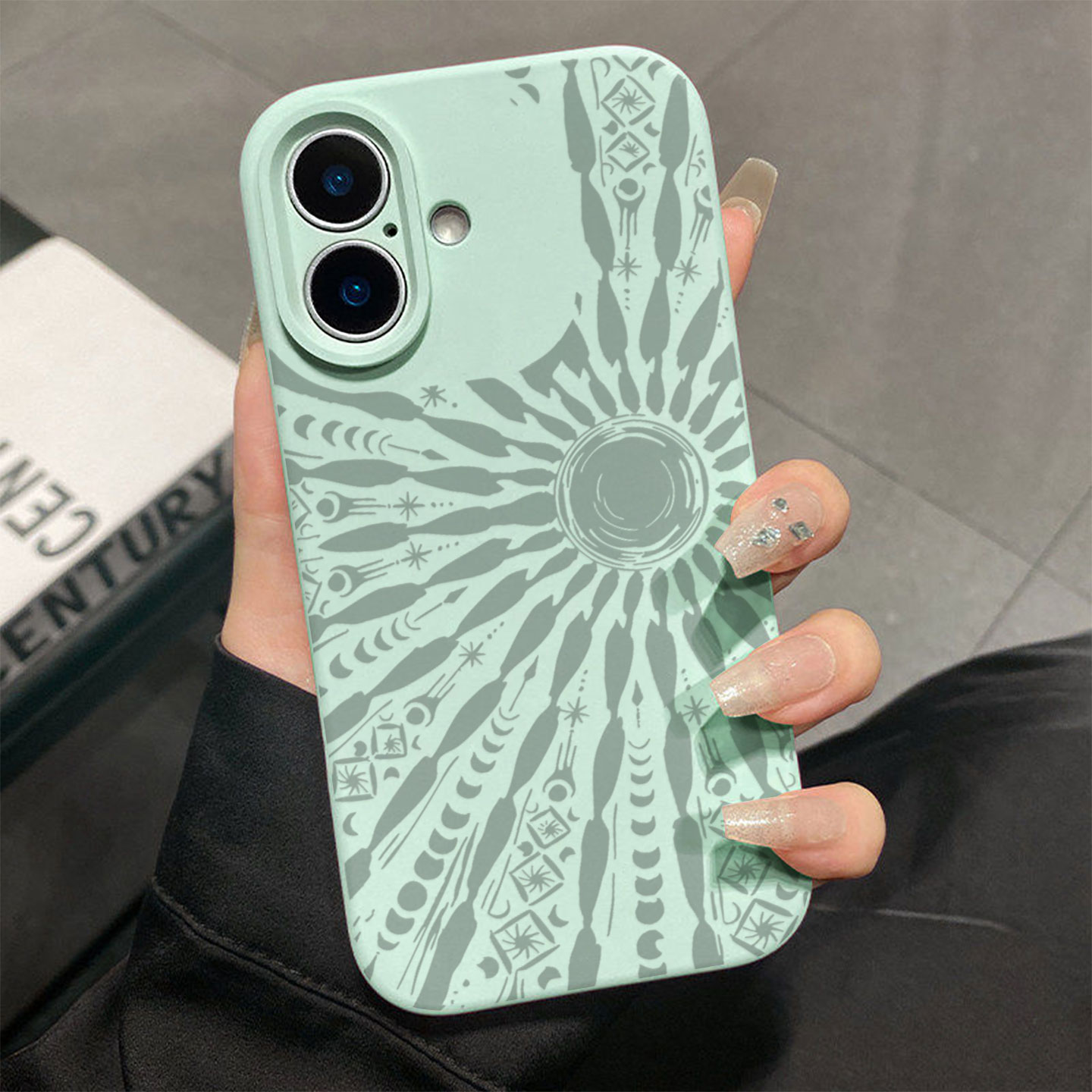 太阳图腾适用于苹果17promax手机壳液态硅胶iPhone16pro保护套情侣15新款创意14超好看独特13全包12超火软壳