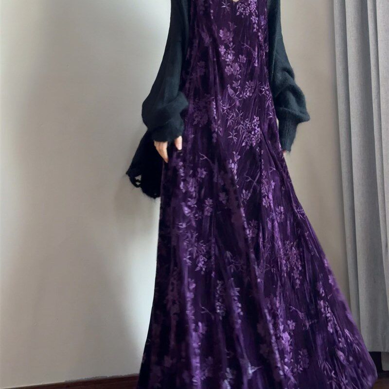 读衣术绝美新中式国风长裙 微胖丝绒高端连衣裙紫色V领.秋冬吊带