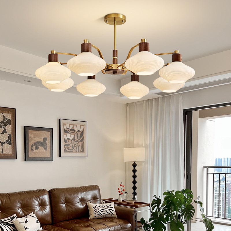 客厅吊灯中古风简约轻奢法式胡桃木纹2025新款复古卧X室大厅主灯