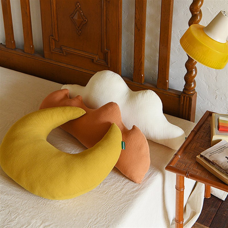 ins风婴儿月亮j抱枕儿童床头靠垫宝宝午睡枕软糯小抱枕新生儿靠背