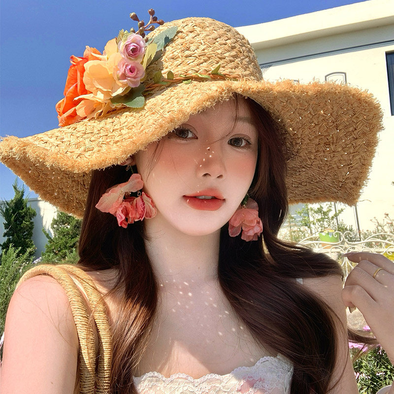 拉菲草帽海边女2026新款夏季花朵帽子度假沙滩帽大帽檐遮阳防晒帽