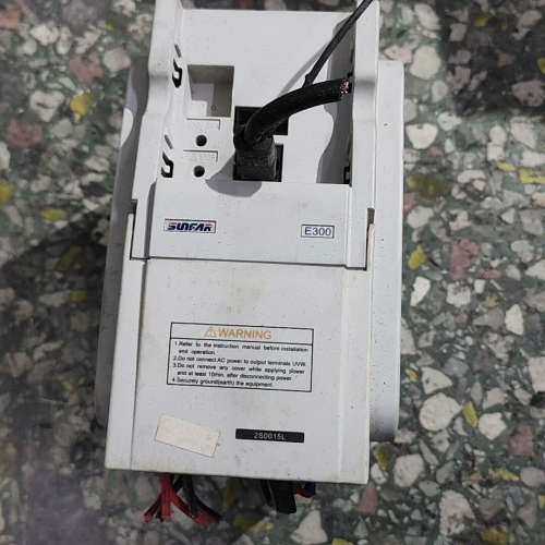 议价四方变频器 E300-2S0015L 一台 少面板 功能