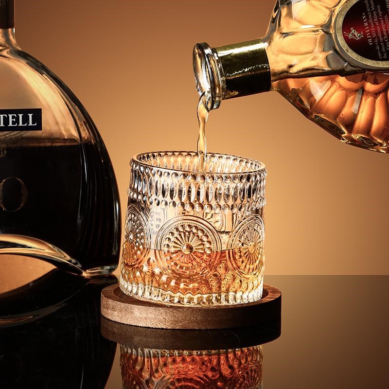 威士忌酒杯洋酒杯水晶玻璃轻奢高端不倒翁家用旋转啤酒杯子带杯垫