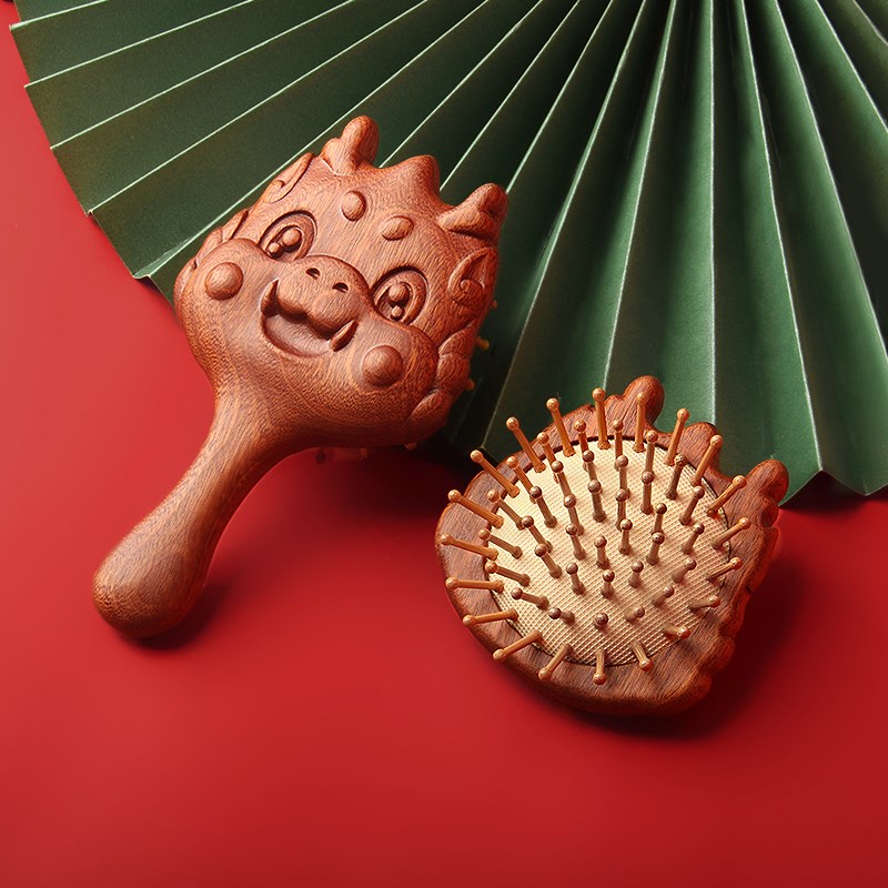 气垫梳子儿童可爱龙梳金丝檀木梳子按摩头部经络便携带木梳子礼物