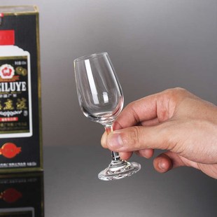 高脚水晶玻璃小酒杯子加厚带刻度分酒器白酒品鉴杯 家用白酒杯套装