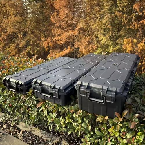 越野车车顶战术箱坦克旅