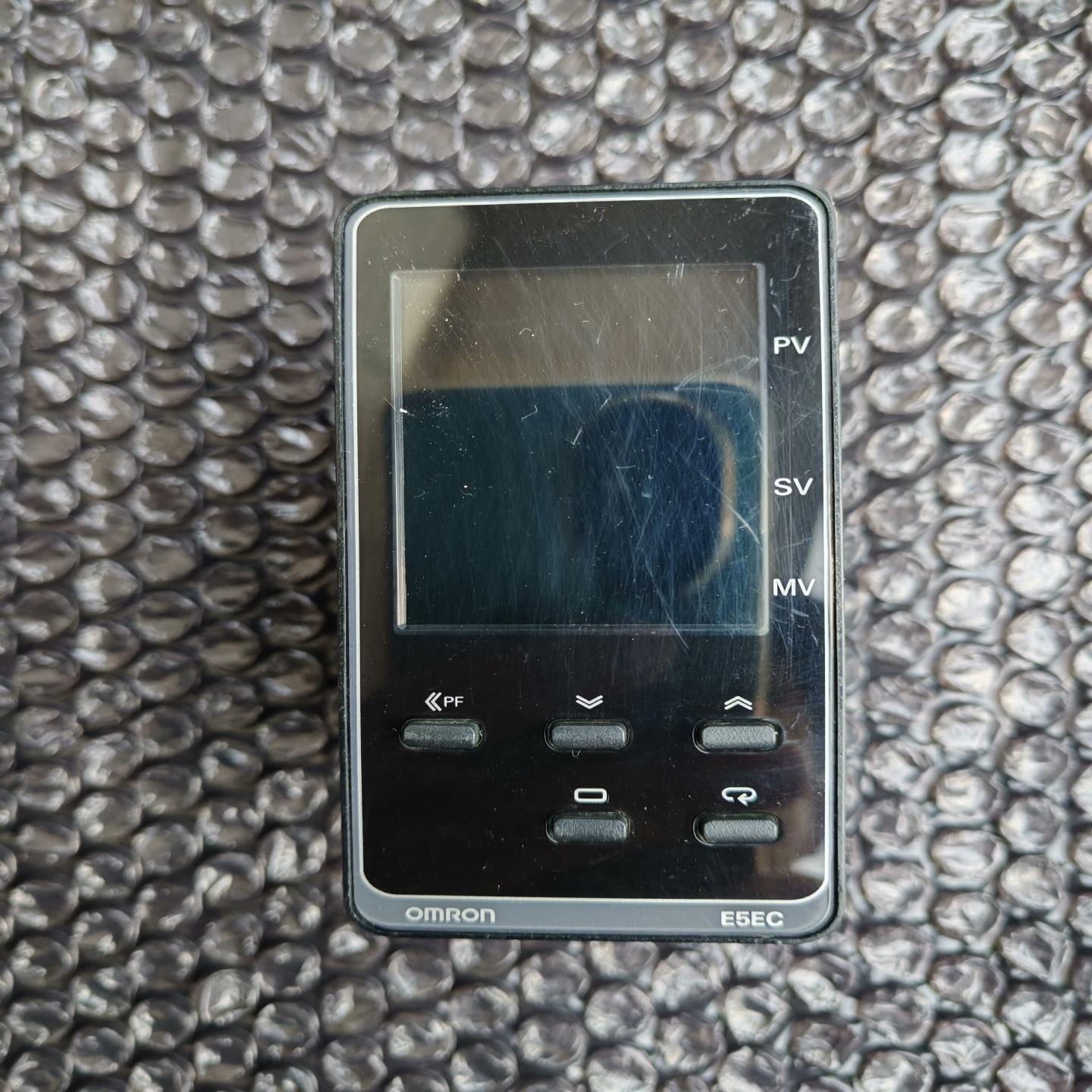 e5ec-qr2asm-820温控表，成色如图~询价