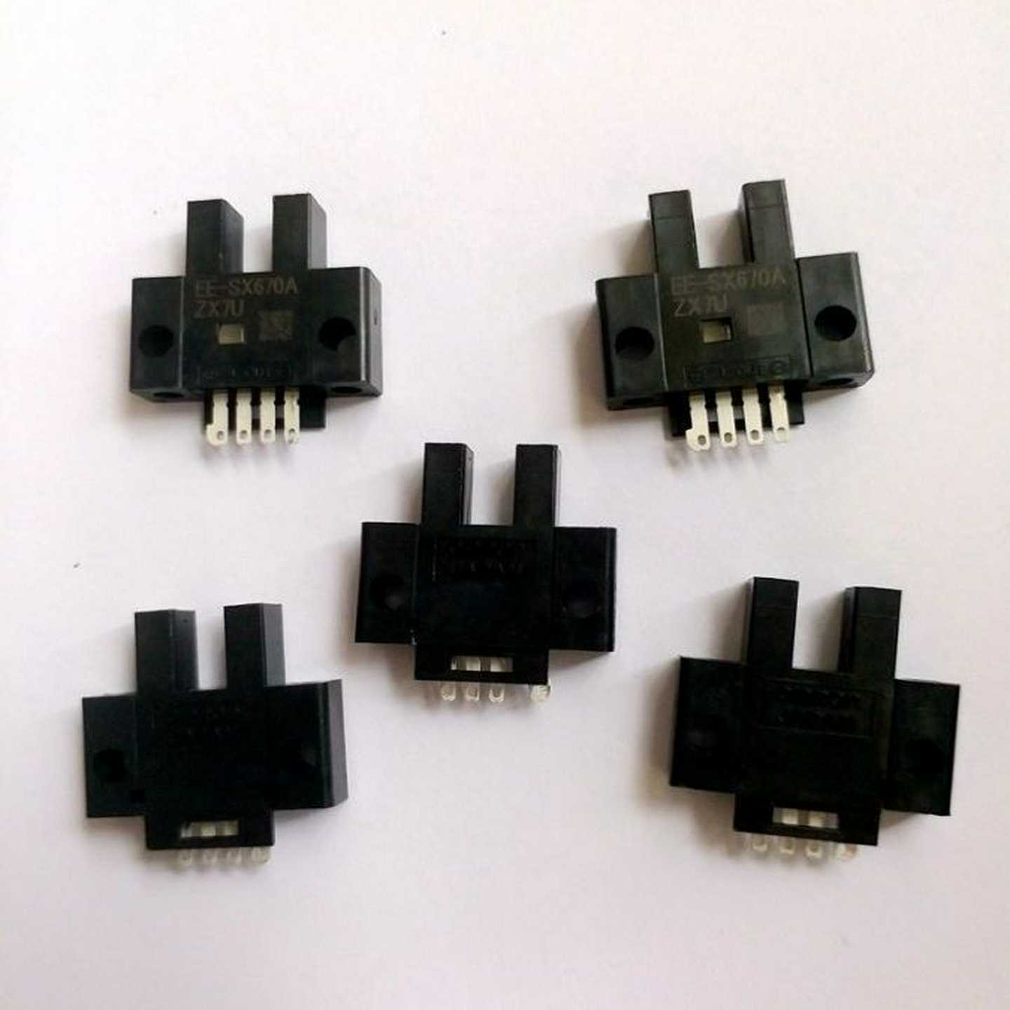 EG2B-M18KS05-WZ-C1原厂原装OMRON传感器E2B系列欧姆龙接近开关